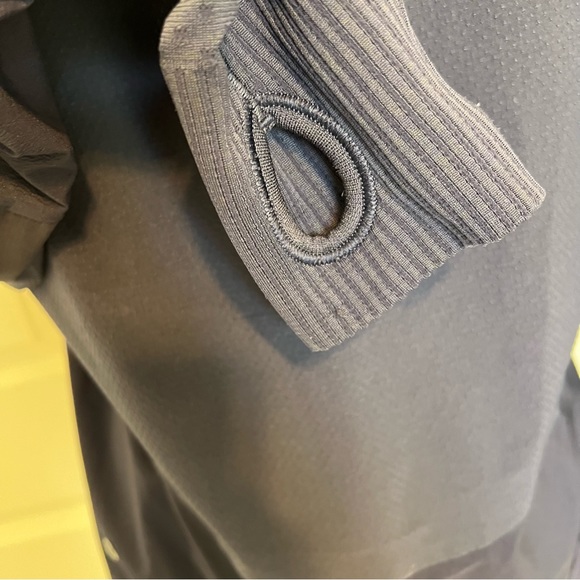 Lululemon Run On Jacket 10 Blue womens Midnight Navy Waterproof Windbreaker - Picture 9 of 16